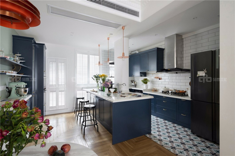 裝修時(shí)怎么選整木定制品牌?(圖3) 裝修時(shí)怎么選整木定制品牌?(圖3)