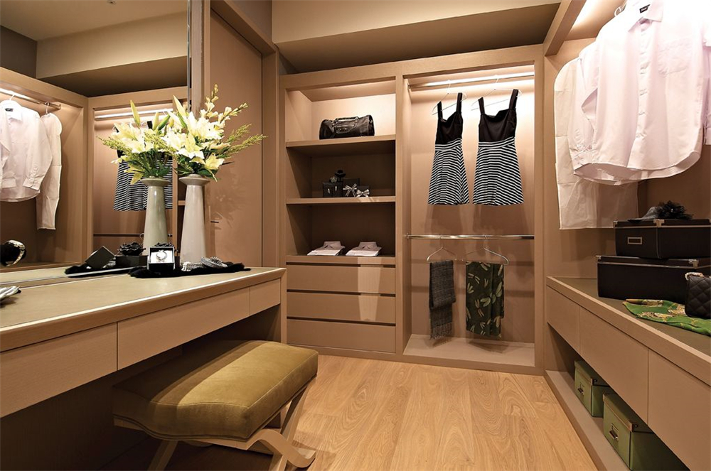 整木定制衣柜有哪些注意事項(xiàng)？(圖1)