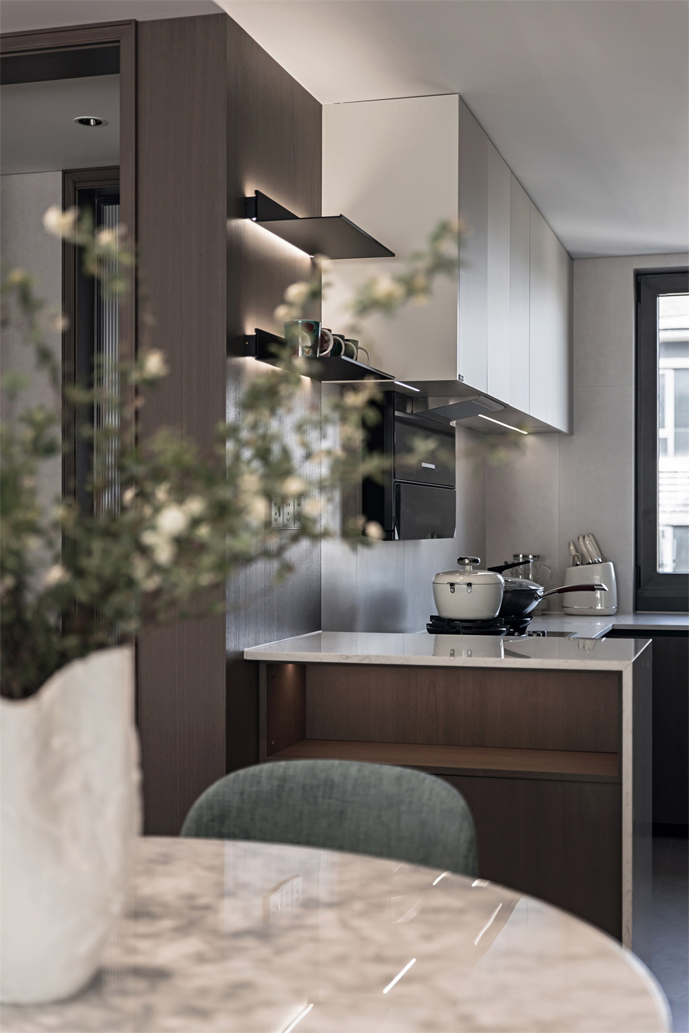 180㎡現(xiàn)代極簡復(fù)式,生活中的藝術(shù)感(圖9) 9.jpg